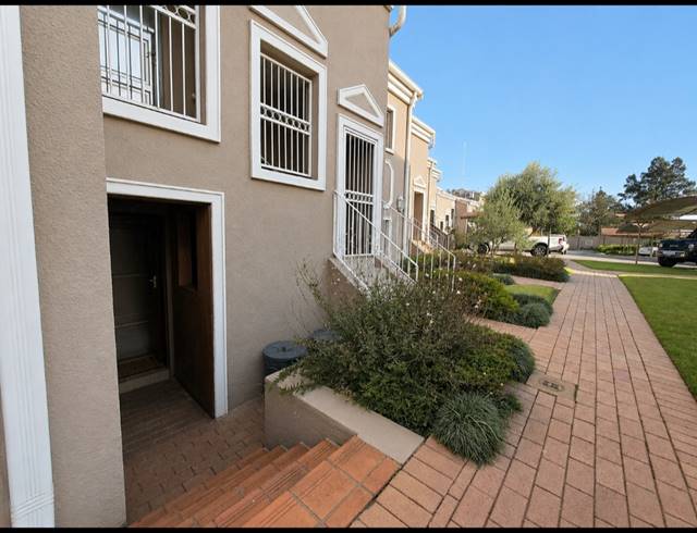 2 BEDROOM TOWNHOUSE FOR SALE IN THREE RIVERS PROPER